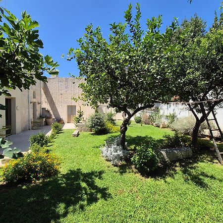 Casa Frea Dimora Storica Bed & Breakfast Martano Eksteriør bilde